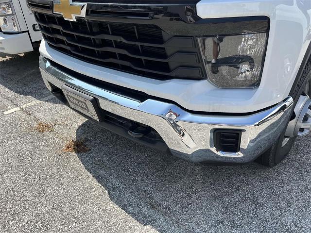 2024 Chevrolet Silverado 3500 HD Chassis Cab Vehicle Photo in ALCOA, TN 37701-3235