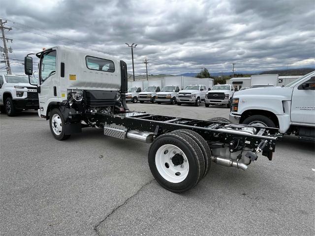 2024 Chevrolet Low Cab Forward 4500 Vehicle Photo in ALCOA, TN 37701-3235