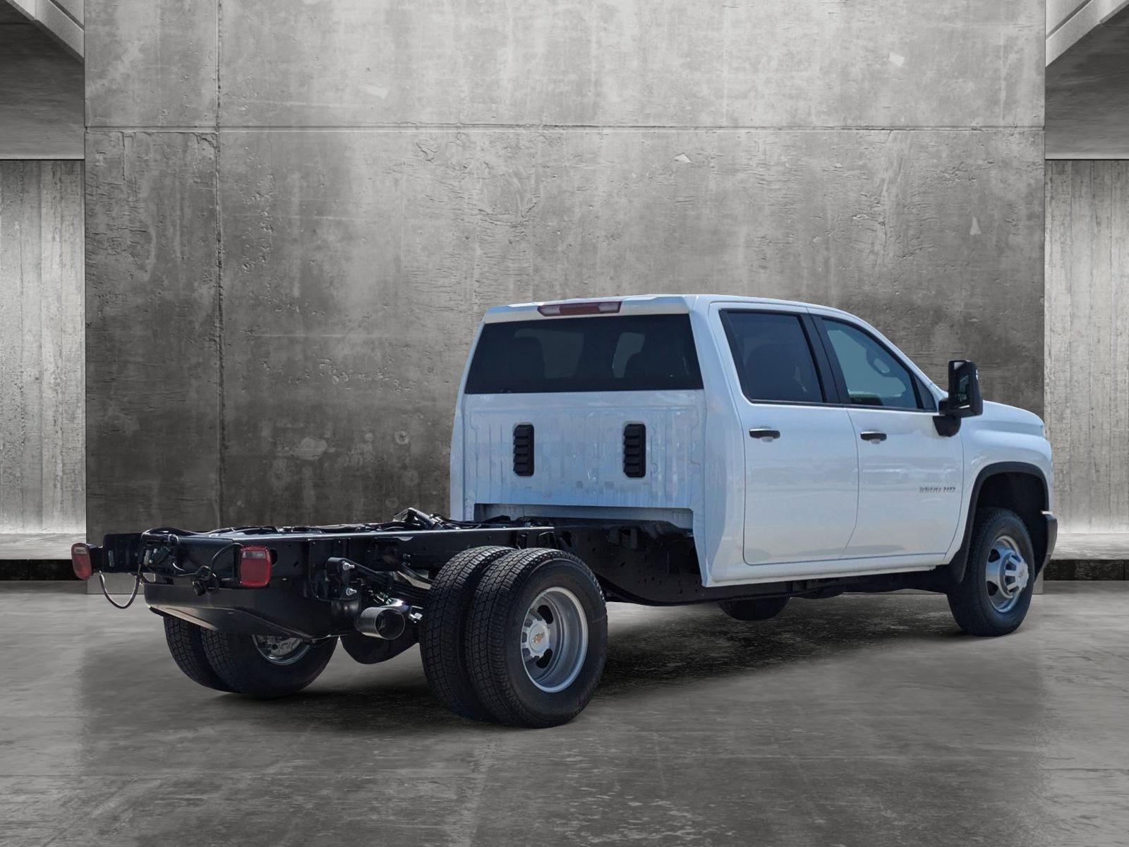 2025 Chevrolet Silverado 3500 HD Chassis Cab Vehicle Photo in CORPUS CHRISTI, TX 78412-4902