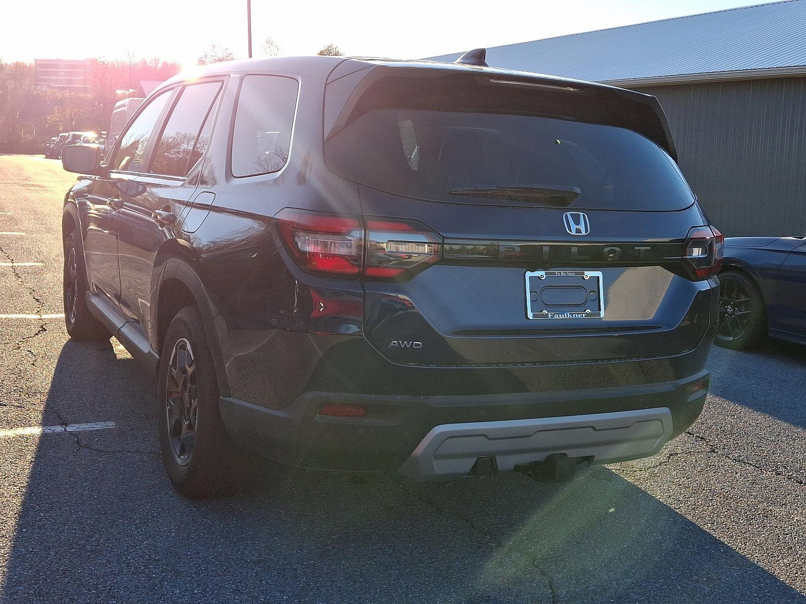2025 Honda Pilot Vehicle Photo in Harrisburg, PA 17111