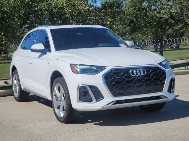 2025 Audi Q5 Vehicle Photo in HOUSTON, TX 77090