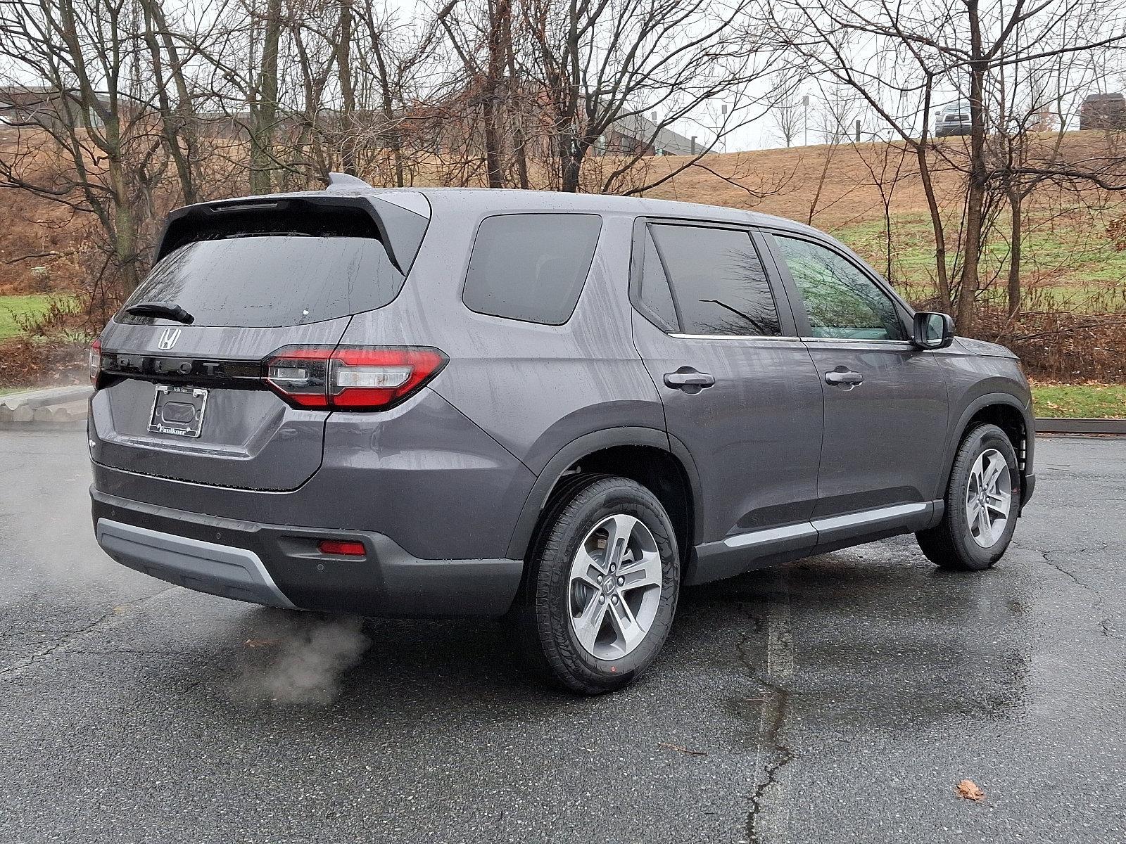 2025 Honda Pilot Vehicle Photo in Harrisburg, PA 17111