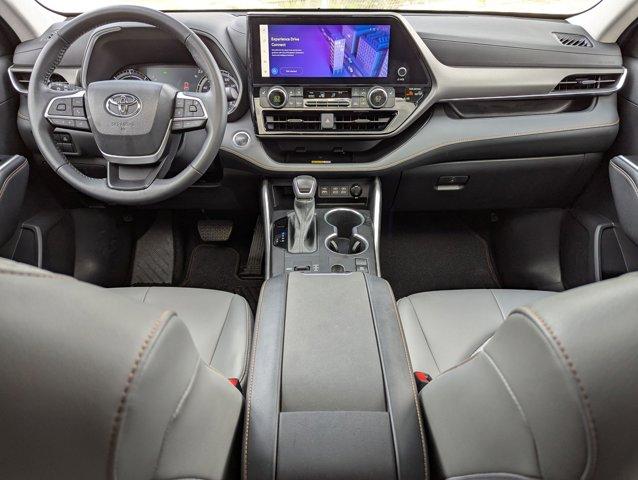 2023 Toyota Highlander Vehicle Photo in San Antonio, TX 78230