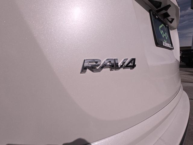 2018 Toyota RAV4 Vehicle Photo in NEDERLAND, TX 77627-8017