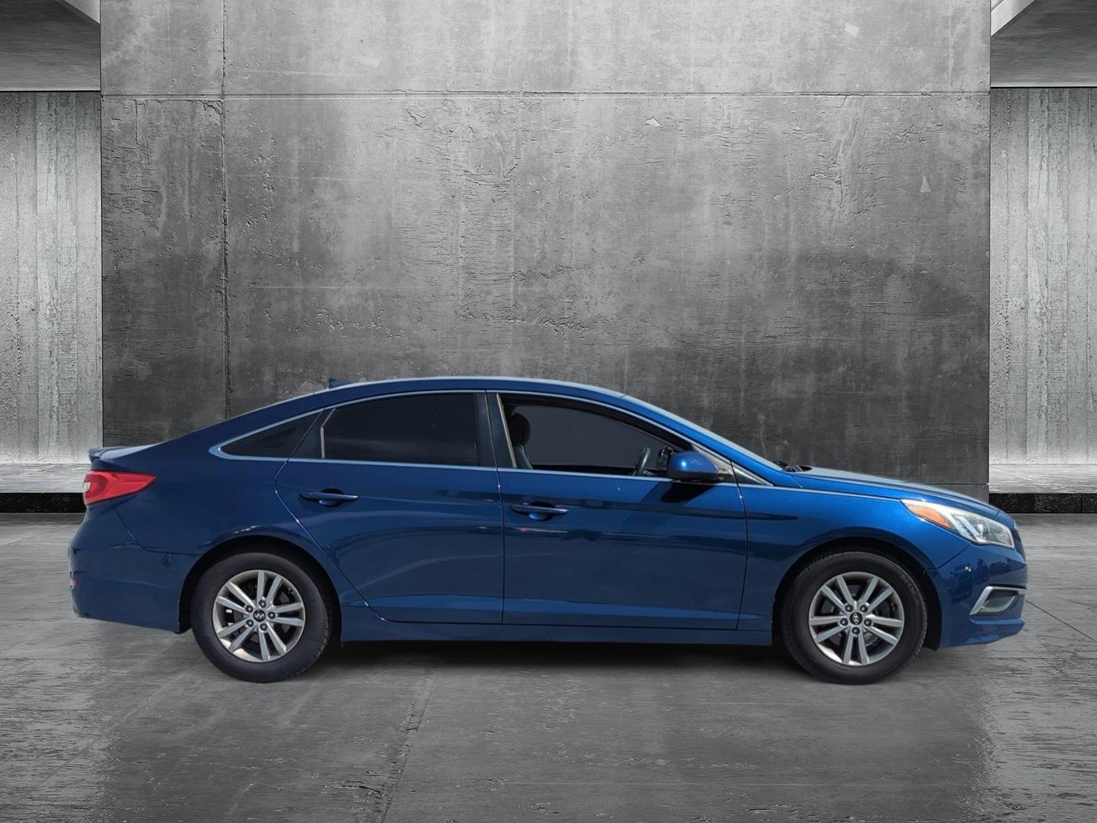 2016 Hyundai SONATA Vehicle Photo in Ft. Myers, FL 33907