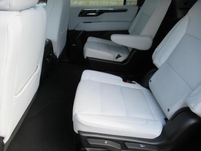 2025 Chevrolet Suburban Vehicle Photo in LEESBURG, FL 34788-4022