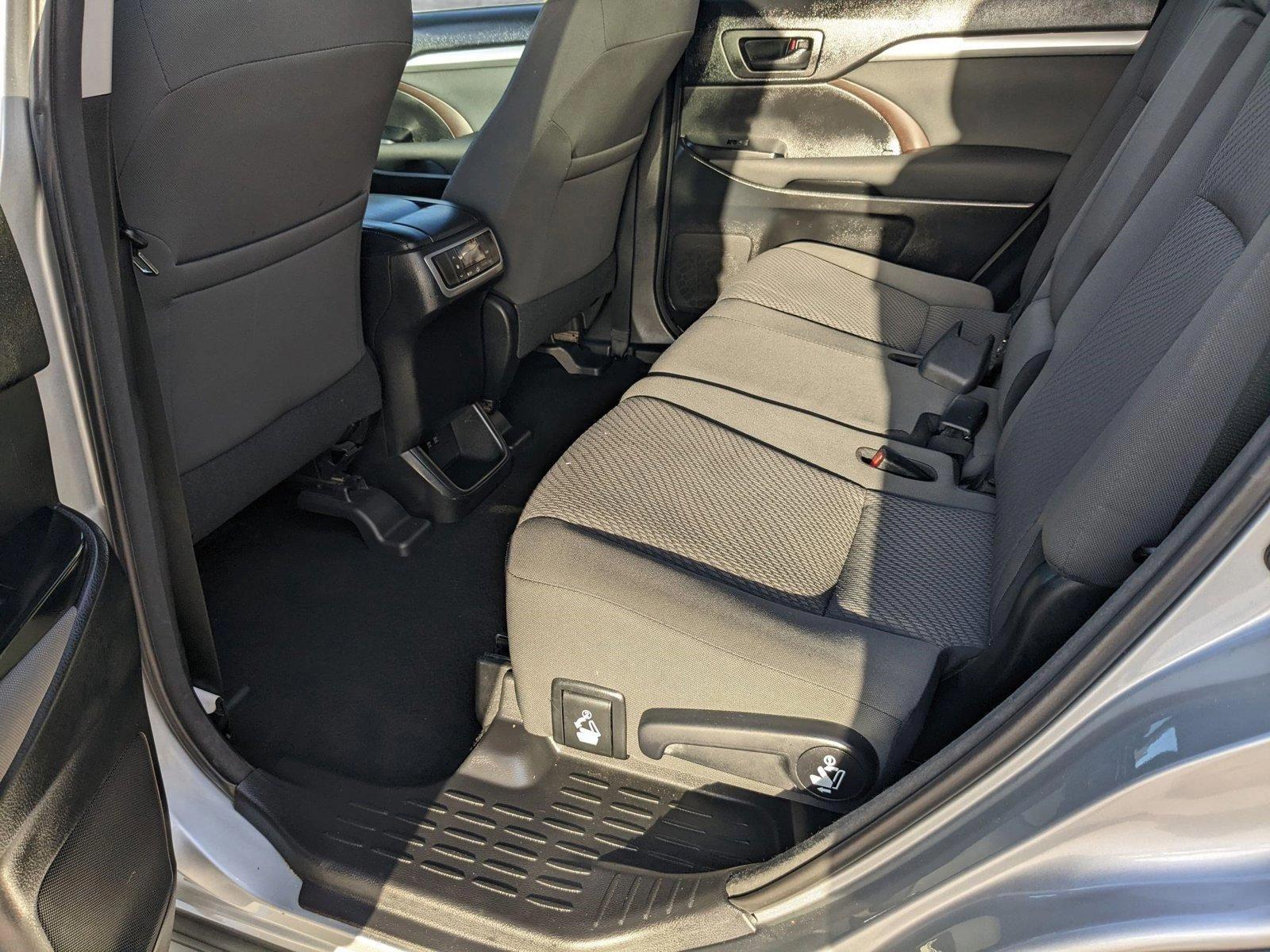 2017 Toyota Highlander Vehicle Photo in Davie, FL 33331