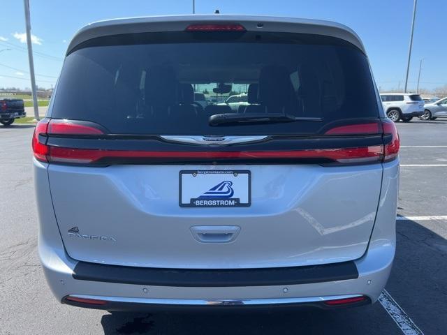 2023 Chrysler Pacifica Vehicle Photo in GREEN BAY, WI 54304-5303