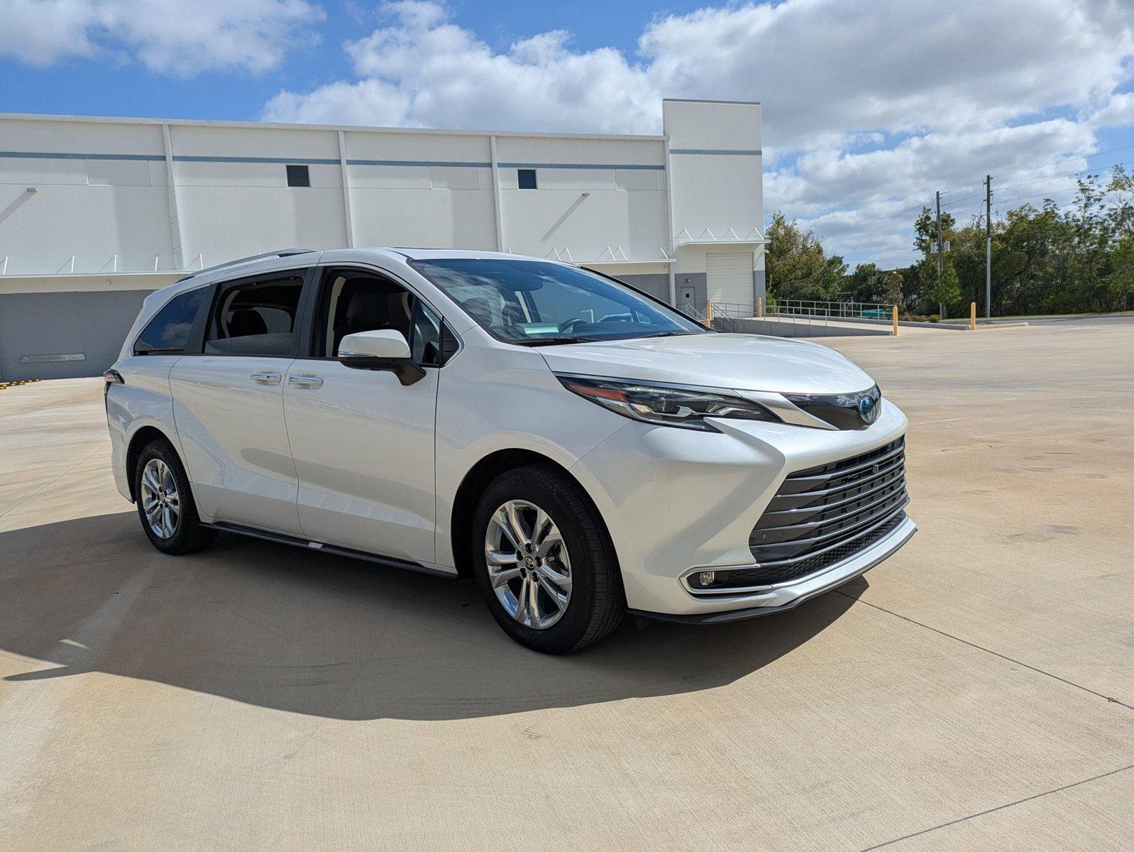 2024 Toyota Sienna Vehicle Photo in Winter Park, FL 32792