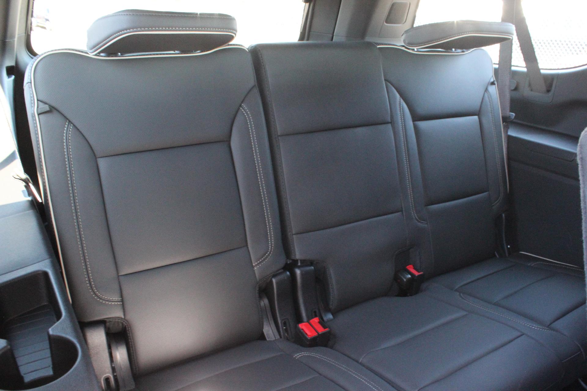 2025 GMC Yukon XL Vehicle Photo in AURORA, CO 80012-4011