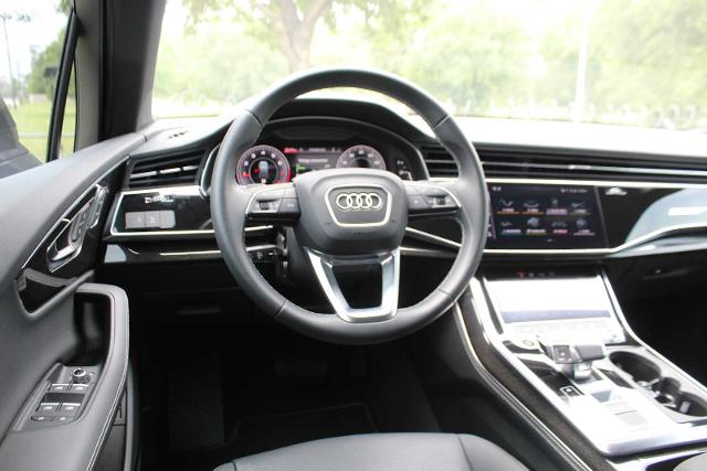 2025 Audi Q7 Vehicle Photo in HOUSTON, TX 77090