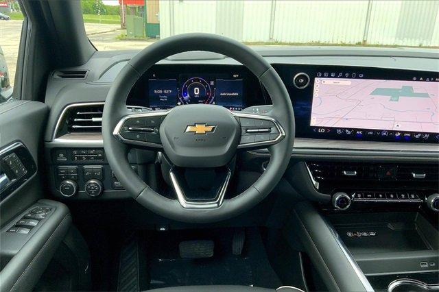 2025 Chevrolet Suburban Vehicle Photo in KANSAS CITY, MO 64114-4502