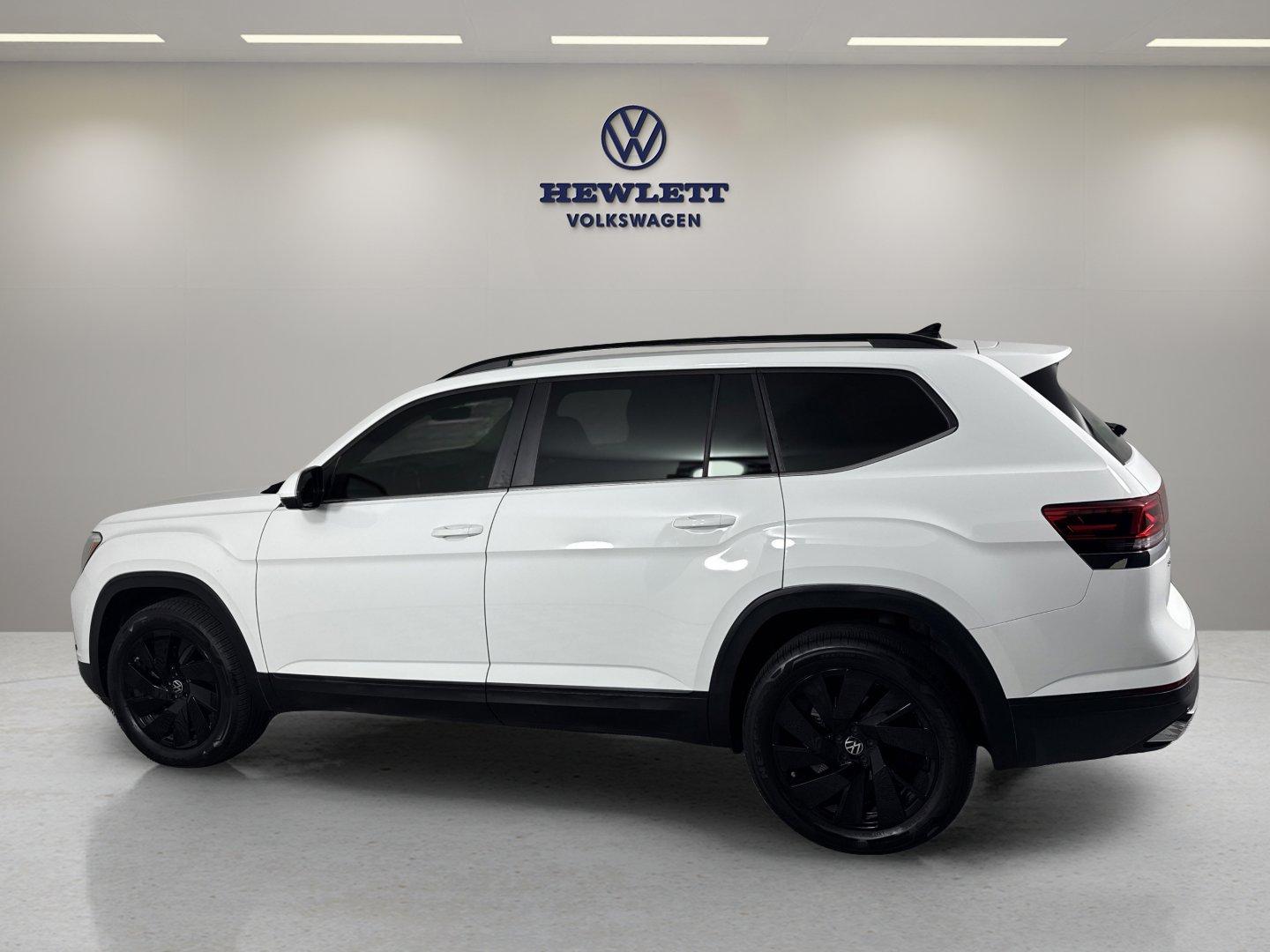 2024 Volkswagen Atlas Vehicle Photo in Georgetown, TX 78626