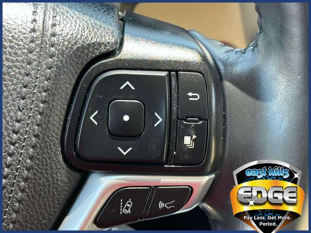 2019 Toyota Highlander Vehicle Photo in Roslyn, NY 11576