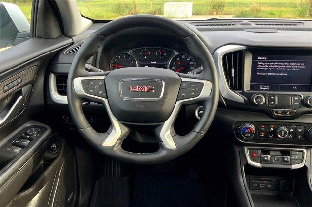2024 GMC Terrain Vehicle Photo in TOPEKA, KS 66609-0000