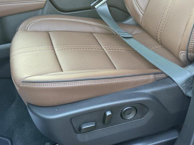 2025 Chevrolet Tahoe Vehicle Photo in COLUMBIA, MO 65203-3903