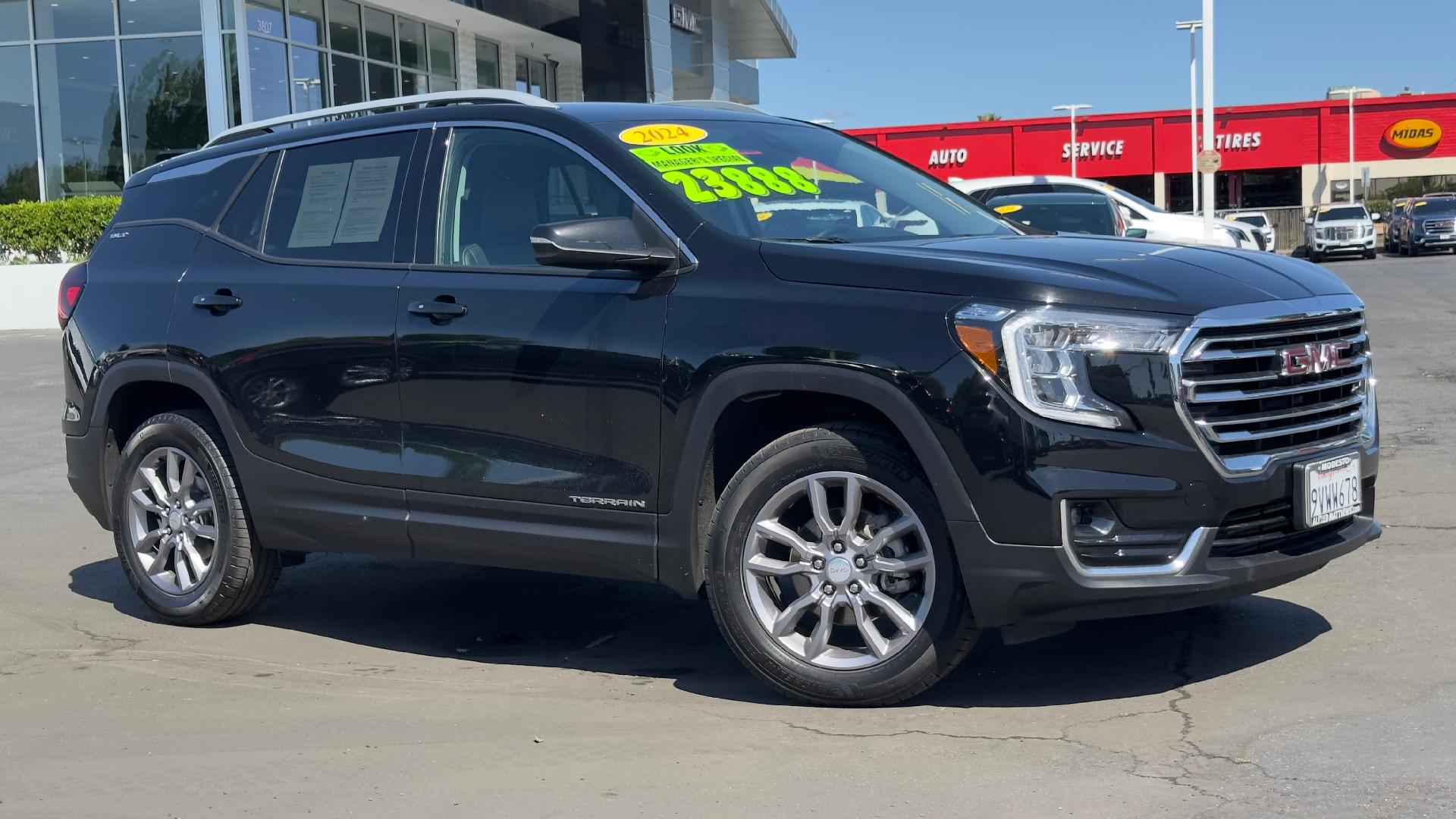 View vehicle photo 2