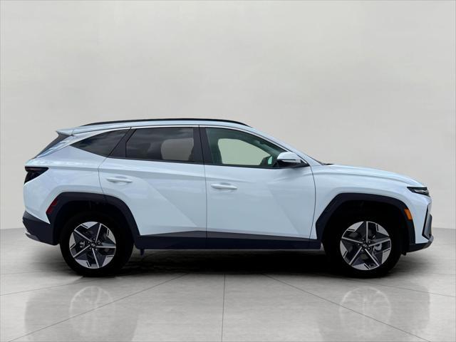 2025 Hyundai TUCSON Hybrid Vehicle Photo in Green Bay, WI 54304