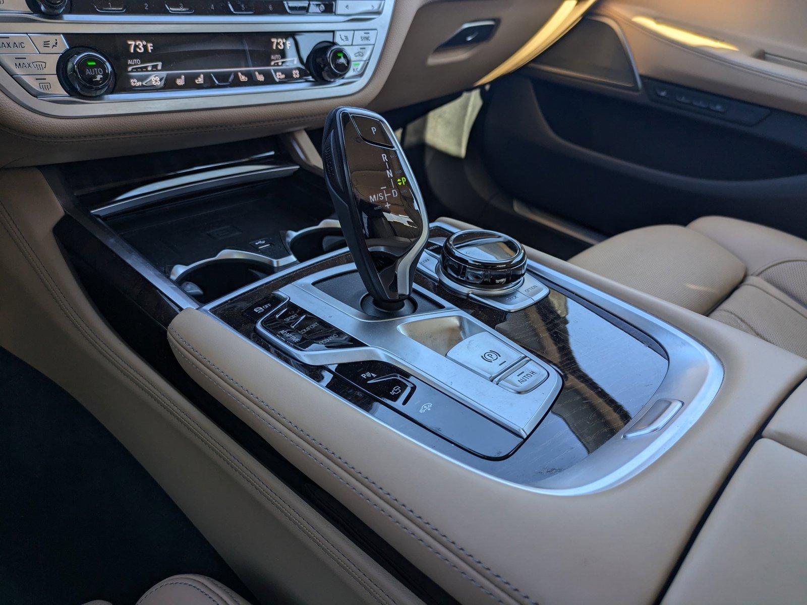 2022 BMW 750i xDrive Vehicle Photo in Sarasota, FL 34231