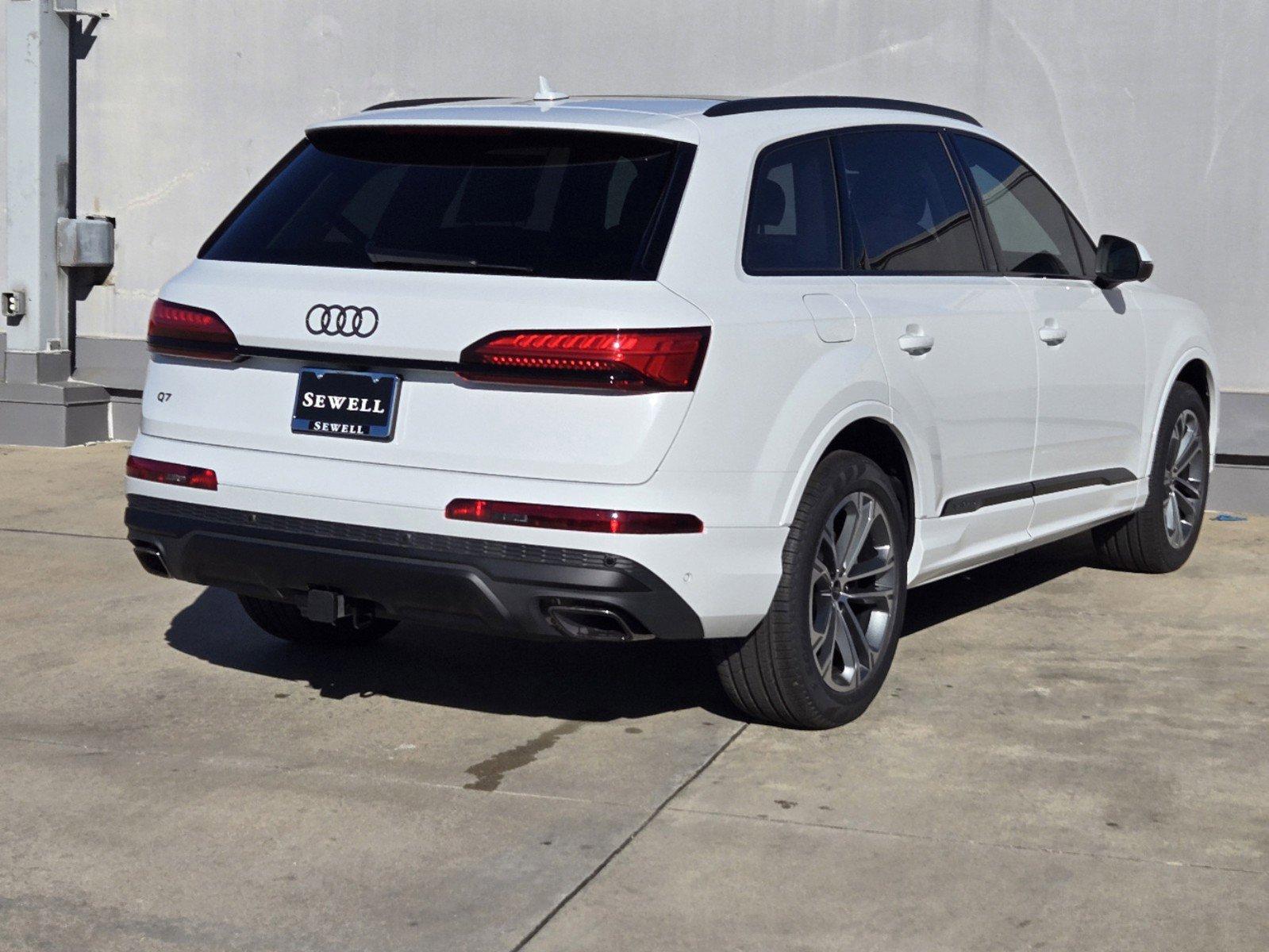 2025 Audi Q7 Vehicle Photo in SUGAR LAND, TX 77478