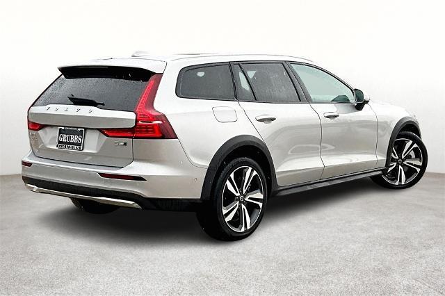 2024 Volvo V60 Cross Country Vehicle Photo in Houston, TX 77007