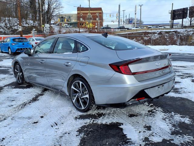 2022 Hyundai SONATA Vehicle Photo in TARENTUM, PA 15084-1435