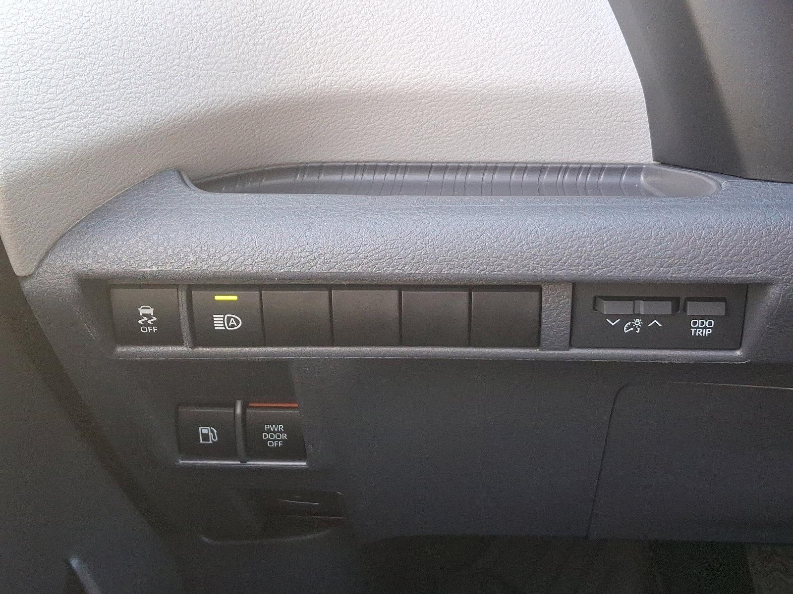 2022 Toyota Sienna Vehicle Photo in Trevose, PA 19053
