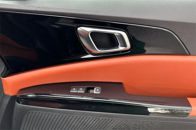 2022 Kia Carnival Vehicle Photo in ELK GROVE, CA 95757-8703
