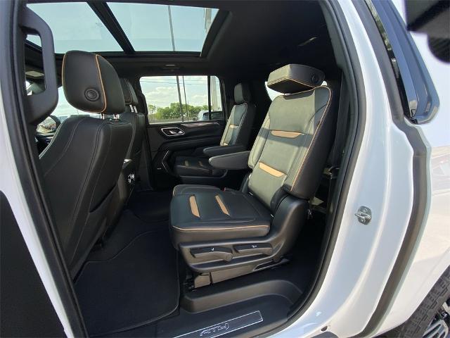 2022 GMC Yukon XL Vehicle Photo in Greenville, TX 75402