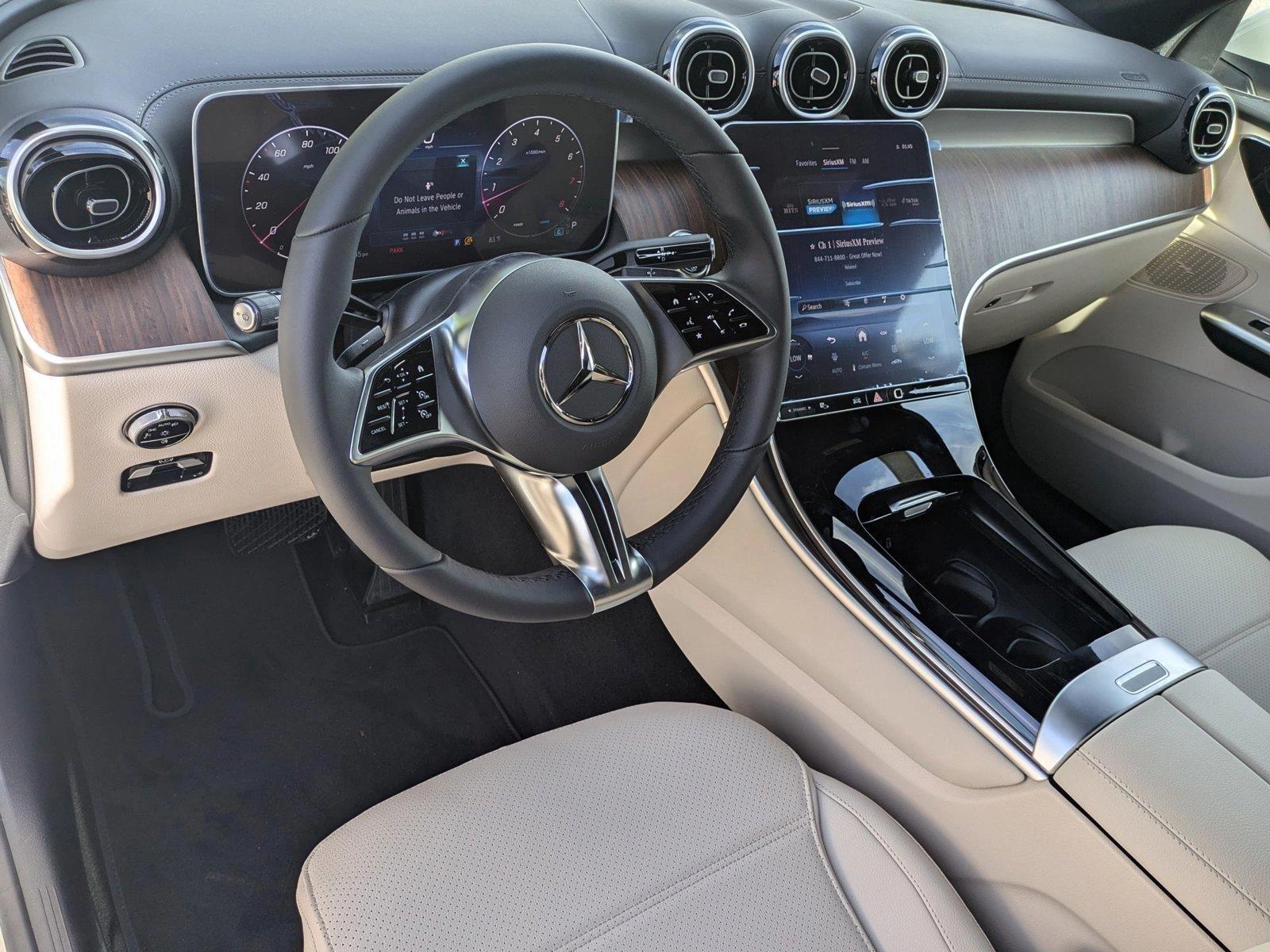 2025 Mercedes-Benz GLC Vehicle Photo in Sarasota, FL 34231