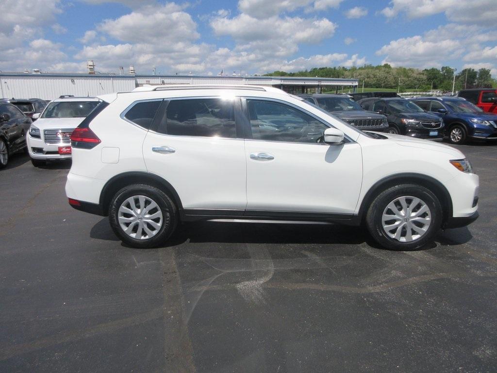 Used 2017 Nissan Rogue S with VIN KNMAT2MT9HP513956 for sale in Collinsville, IL