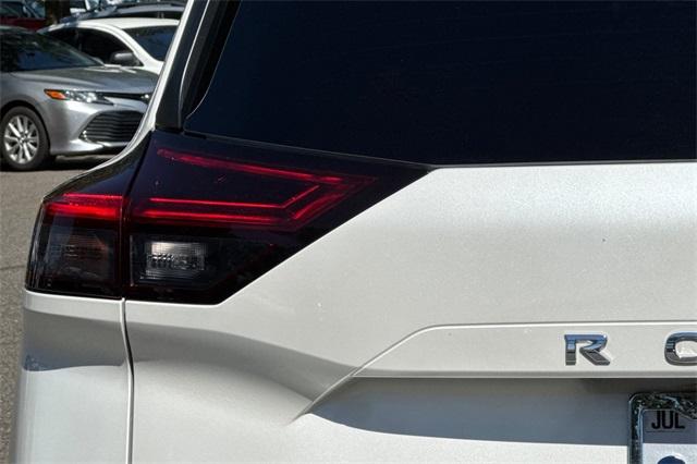 2022 Nissan Rogue Vehicle Photo in ELK GROVE, CA 95757-8703