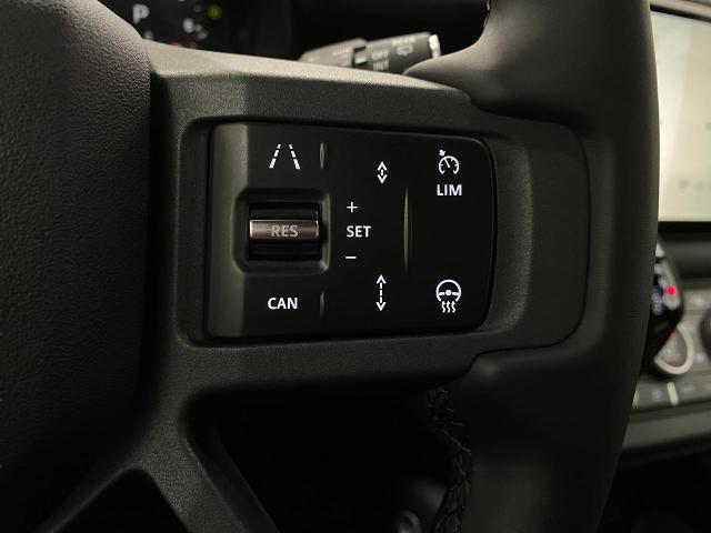 2025 Defender Vehicle Photo in Appleton, WI 54913
