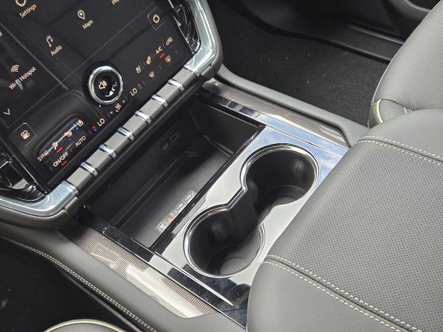2025 GMC Yukon Vehicle Photo in DALLAS, TX 75209-3016