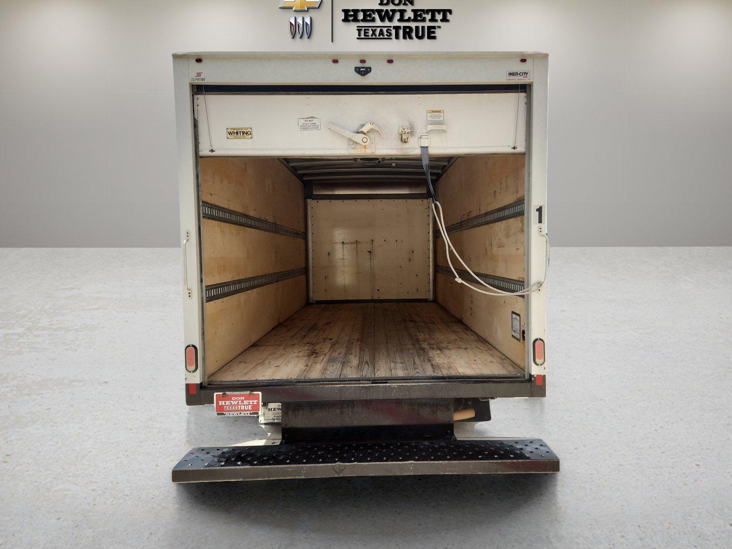 2022 Chevrolet Express Cutaway 3500 Vehicle Photo in GEORGETOWN, TX 78626-7508