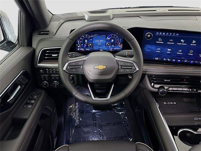 2025 Chevrolet Suburban Vehicle Photo in PUYALLUP, WA 98371-4149