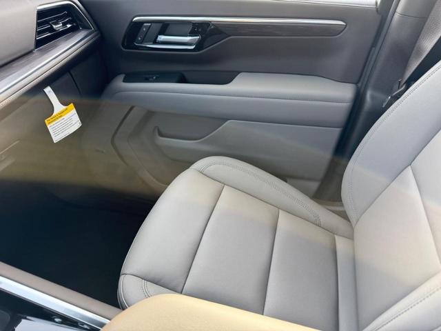 2025 Chevrolet Tahoe Vehicle Photo in COLUMBIA, MO 65203-3903