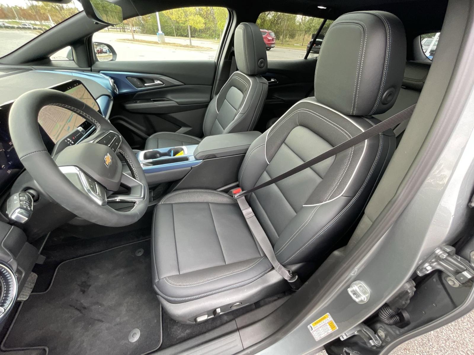 2025 Chevrolet Equinox EV Vehicle Photo in BENTONVILLE, AR 72712-4322