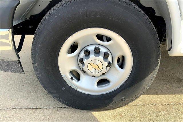 2024 Chevrolet Express Cargo 2500 Vehicle Photo in TOPEKA, KS 66609-0000