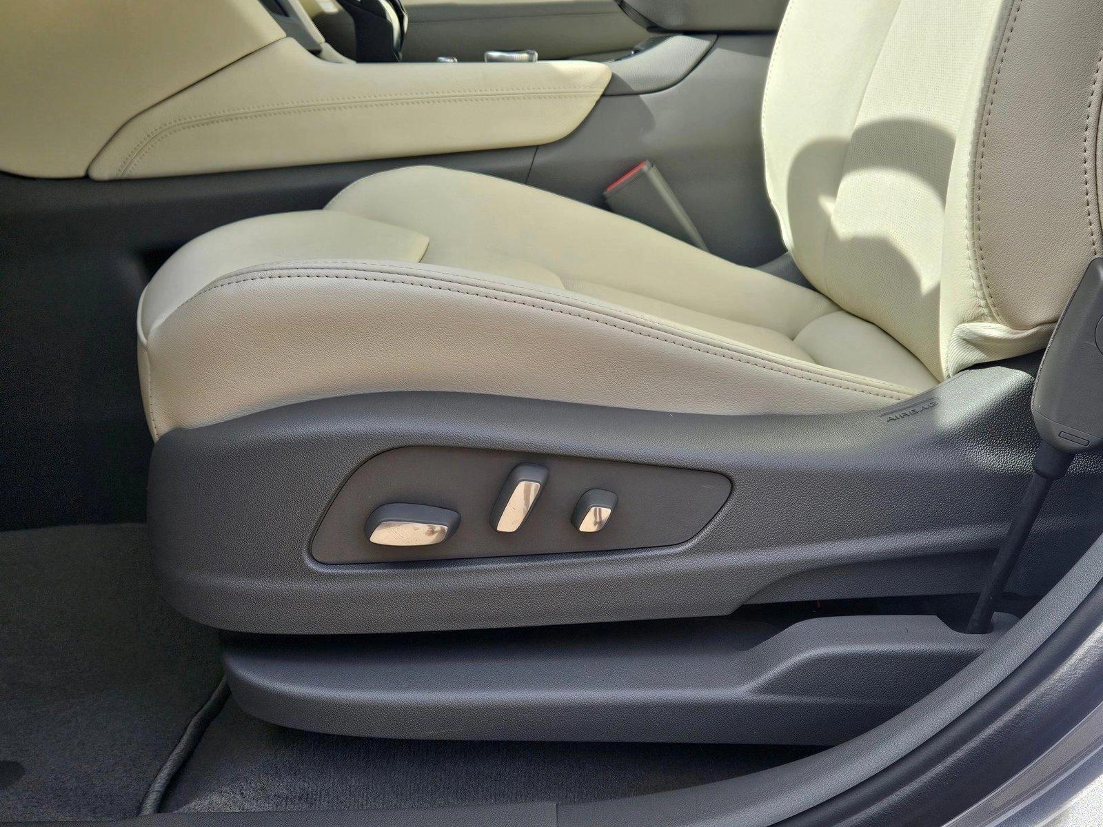 2025 Cadillac XT6 Vehicle Photo in AMARILLO, TX 79106-1809