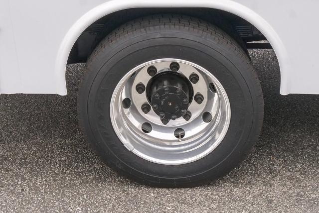 2023 Chevrolet Silverado Chassis Cab Vehicle Photo in VENTURA, CA 93003-8585
