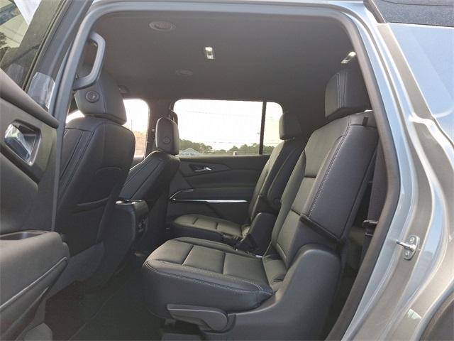 2025 Chevrolet Traverse Vehicle Photo in BERLIN, MD 21811-1121