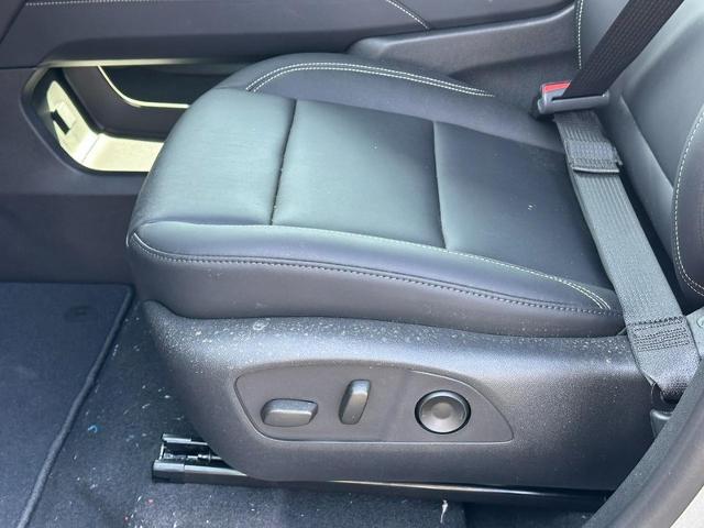 2025 GMC Acadia Vehicle Photo in COLUMBIA, MO 65203-3903