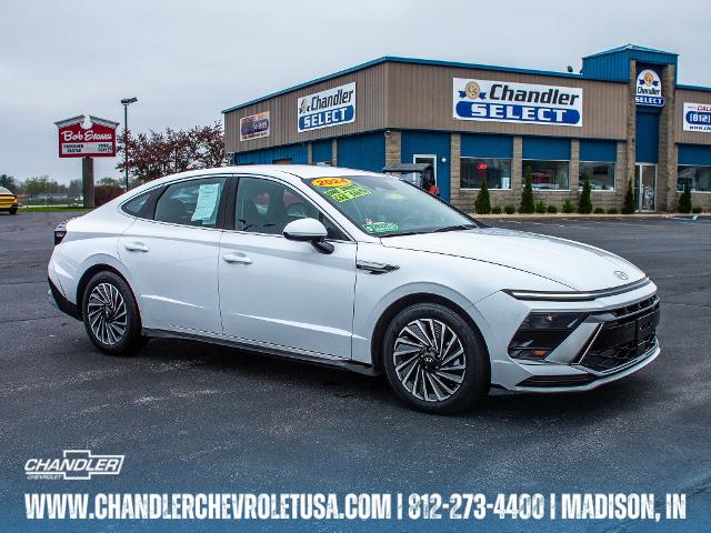 2024 Hyundai Sonata Hybrid Vehicle Photo in MADISON, IN 47250-1611