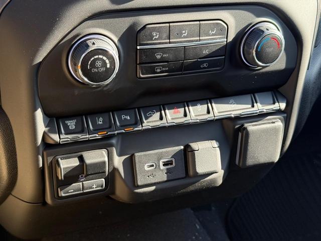 2025 Chevrolet Silverado 2500 HD Vehicle Photo in COLUMBIA, MO 65203-3903