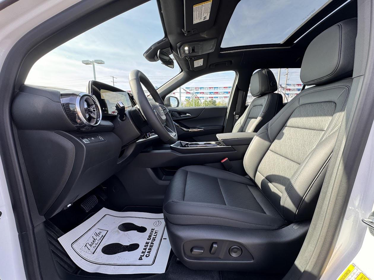 2025 Chevrolet Equinox Vehicle Photo in BOONVILLE, IN 47601-9633