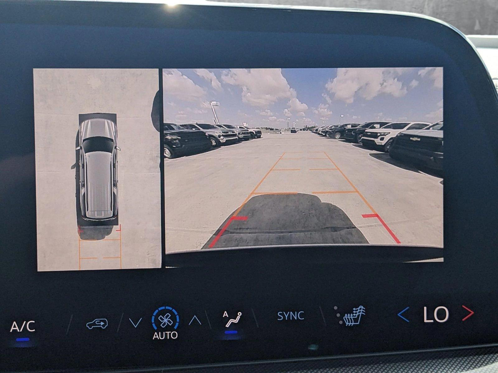 2025 Chevrolet Suburban Vehicle Photo in MIAMI, FL 33172-3015