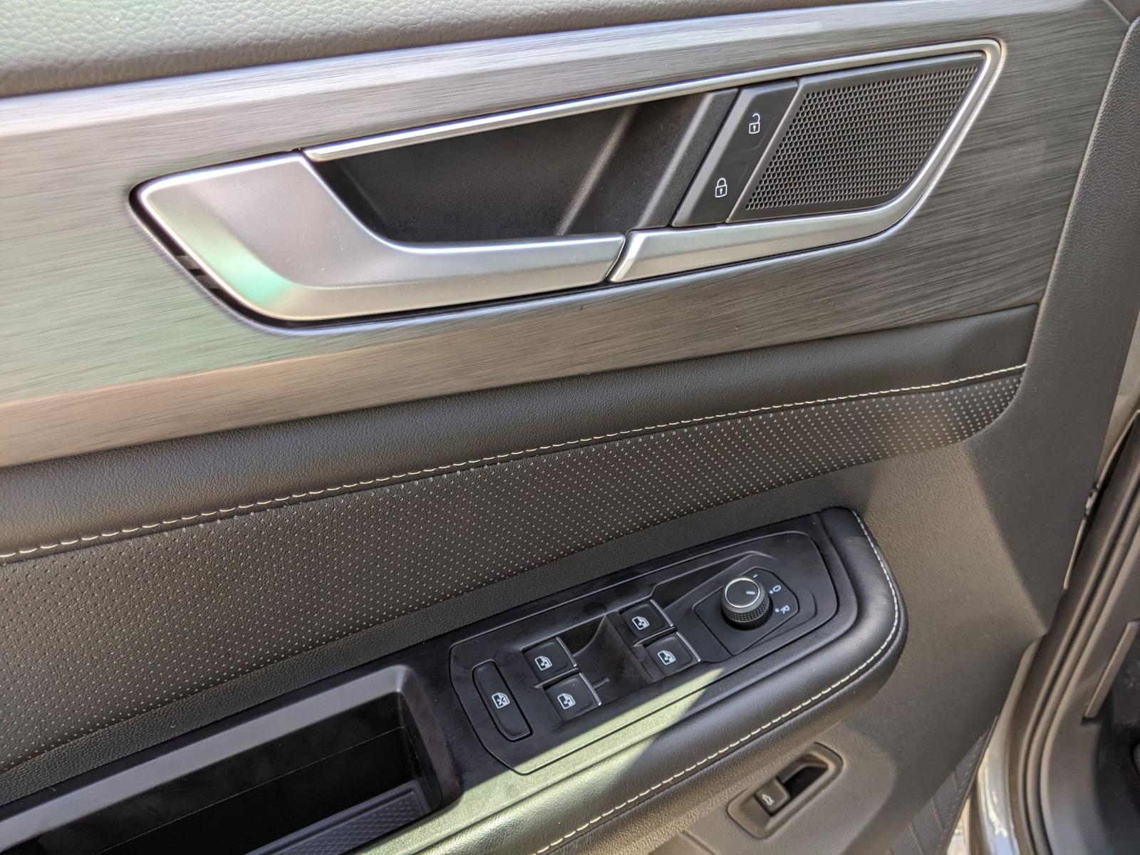 2024 Volkswagen Atlas Cross Sport Vehicle Photo in Seguin, TX 78155
