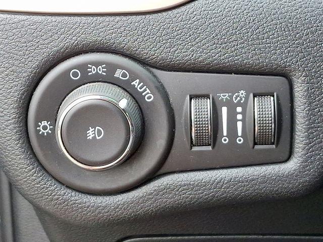 2016 Jeep Cherokee Vehicle Photo in DANBURY, CT 06810-5034
