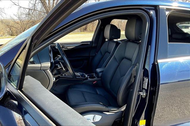 2022 Porsche Macan Vehicle Photo in Tulsa, OK 74145